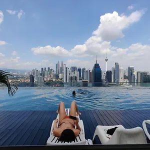 Starsbed Klcc Skyview Roof Pool Hostal Kuala Lumpur